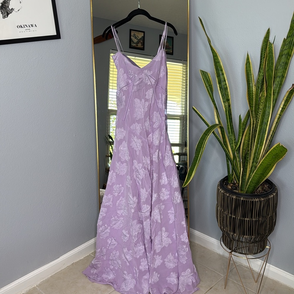 HOUSE OF CB 'Seren' Orchid Floral Lace Back Maxi Dress NWOT - Picture 6 of 9